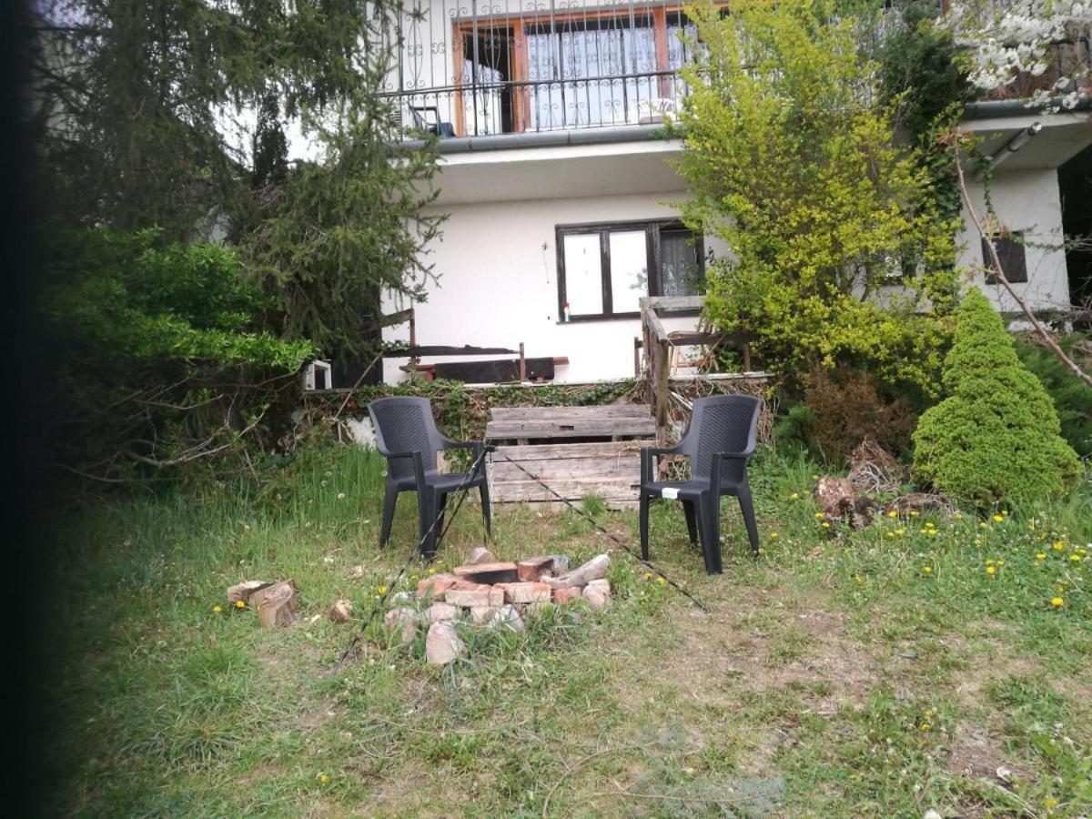 Sunset House Piestany Cervena Veza Lägenhet Banka Exteriör bild