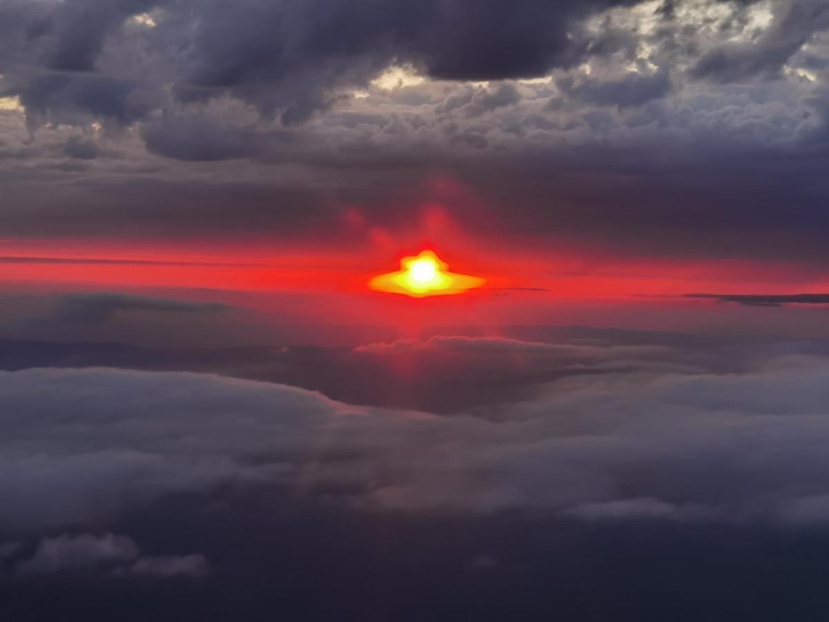 Sunset House Piestany Cervena Veza Lägenhet Banka Exteriör bild