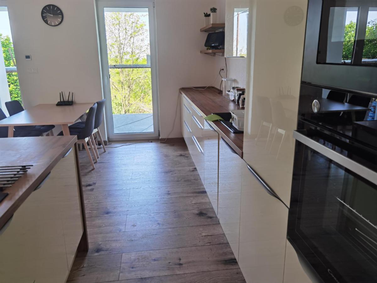 Sunset House Piestany Cervena Veza Lägenhet Banka Exteriör bild