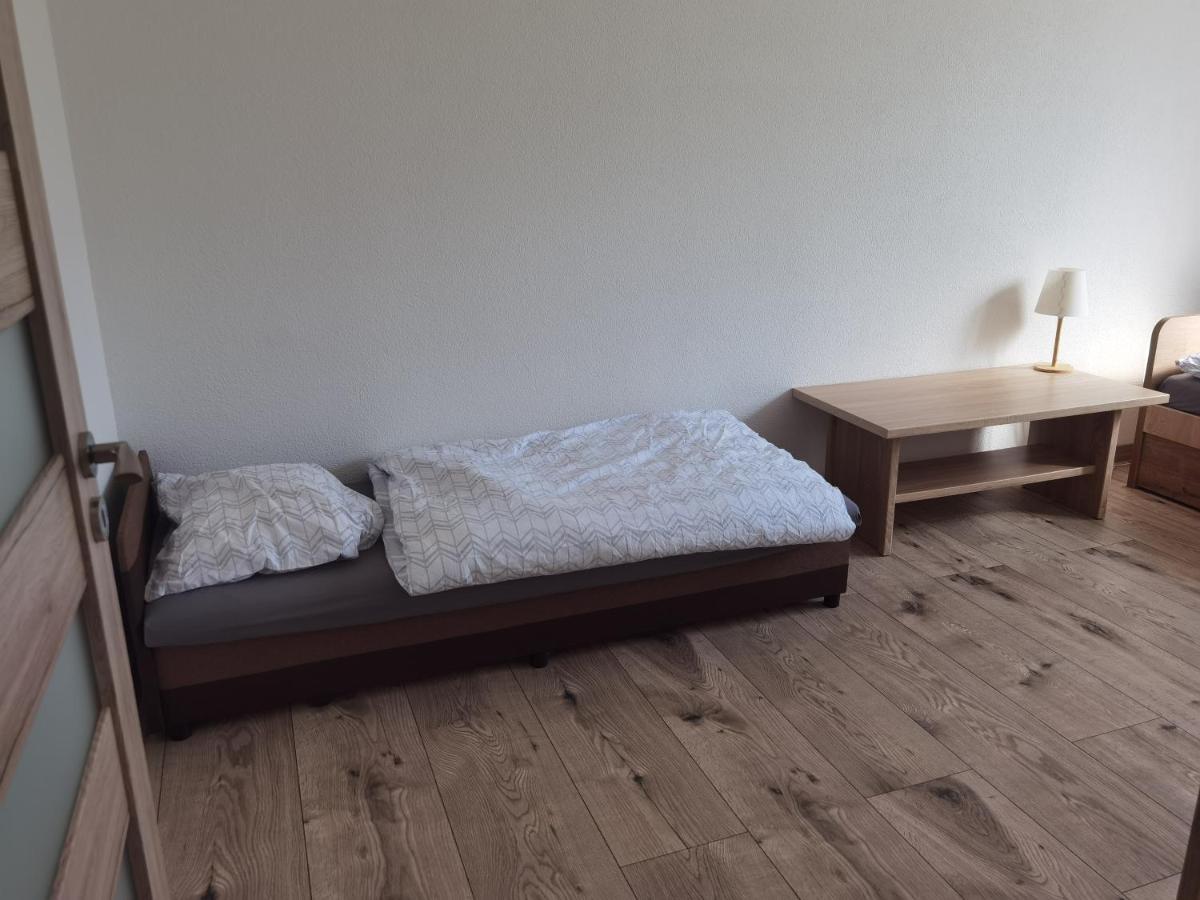 Sunset House Piestany Cervena Veza Lägenhet Banka Exteriör bild