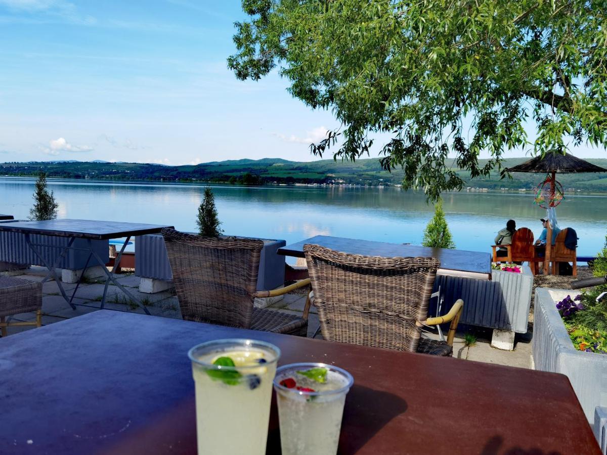Sunset House Piestany Cervena Veza Lägenhet Banka Exteriör bild