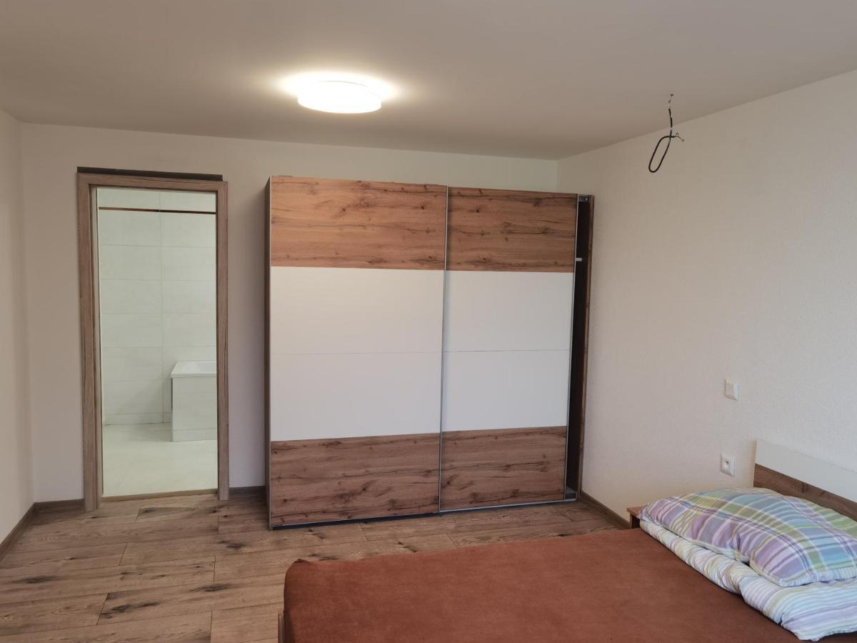 Sunset House Piestany Cervena Veza Lägenhet Banka Exteriör bild
