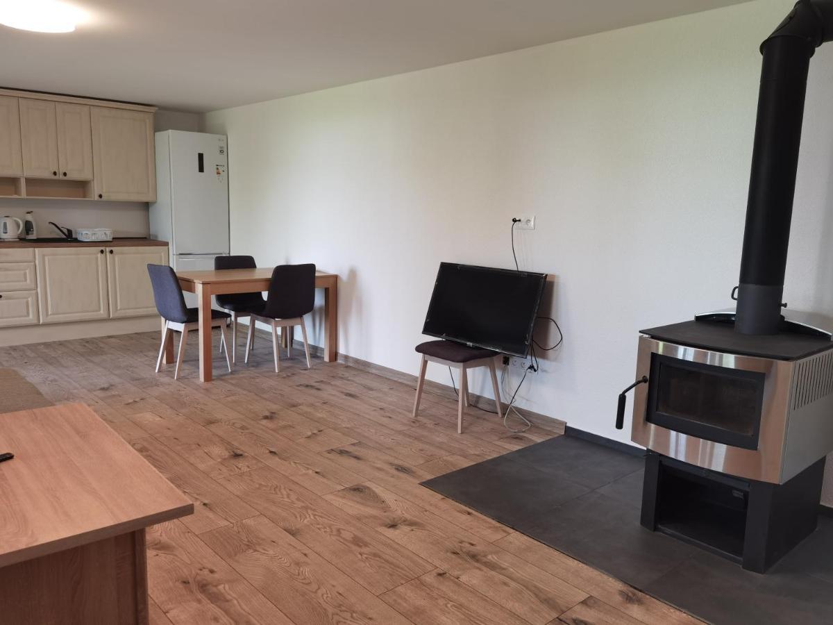Sunset House Piestany Cervena Veza Lägenhet Banka Exteriör bild