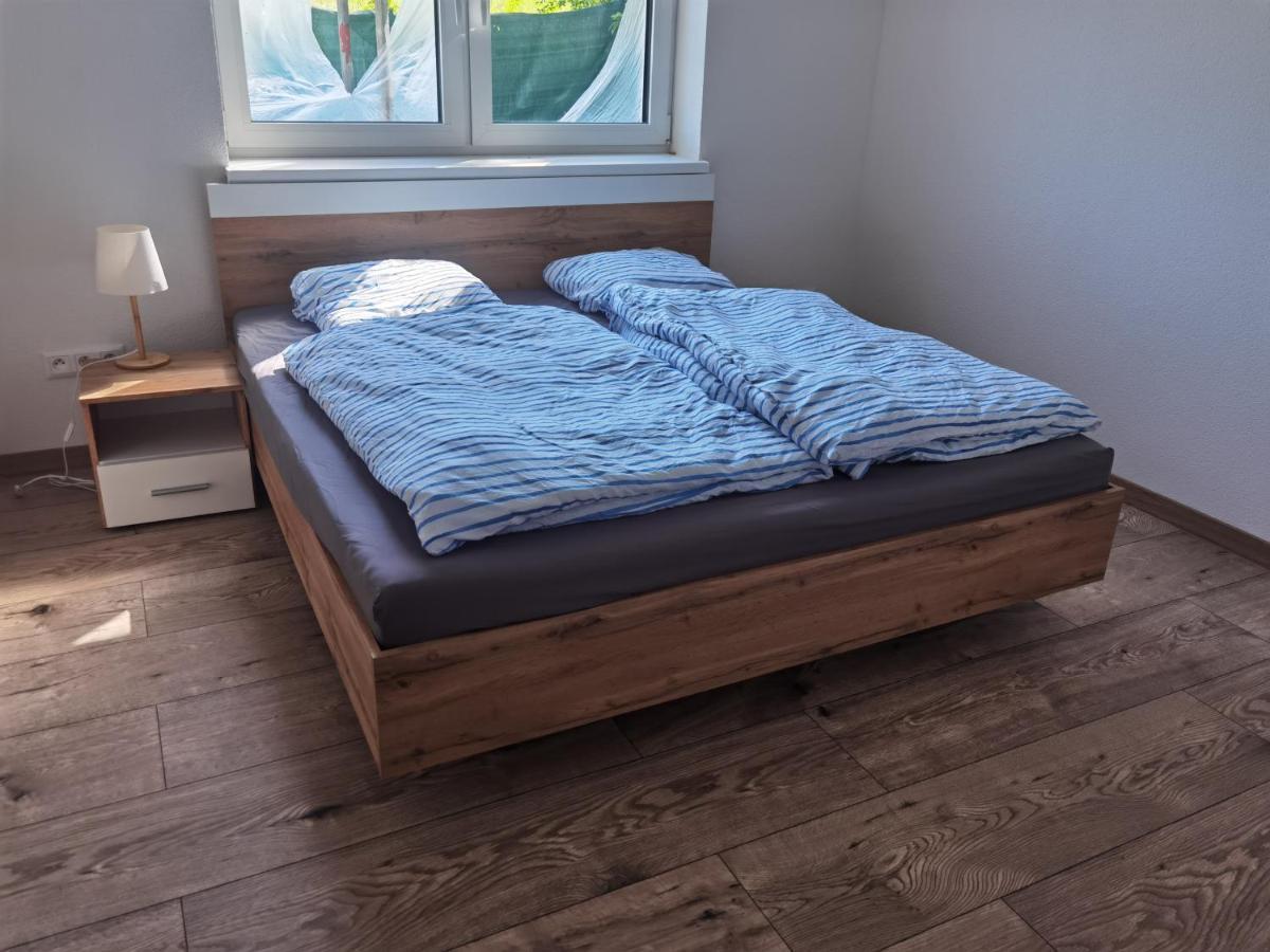 Sunset House Piestany Cervena Veza Lägenhet Banka Exteriör bild