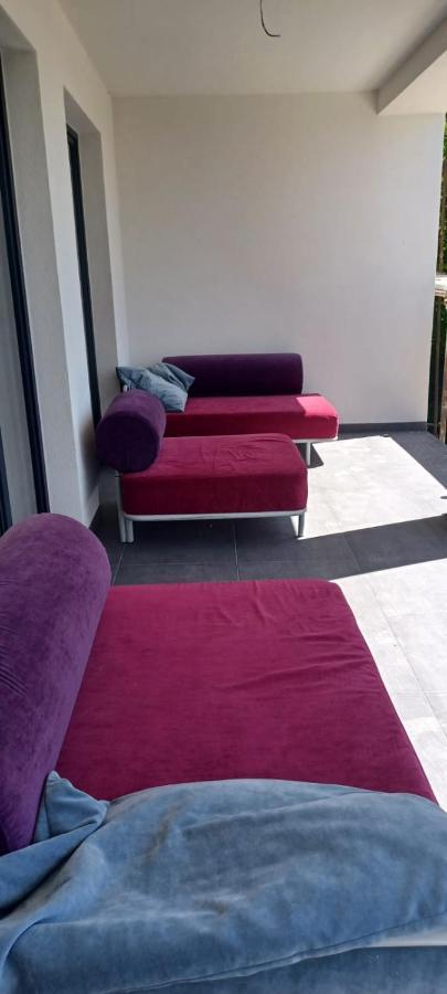 Sunset House Piestany Cervena Veza Lägenhet Banka Exteriör bild